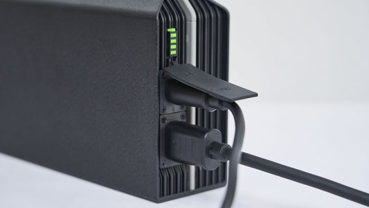 Schnell-Ladegerät für AES Superpack